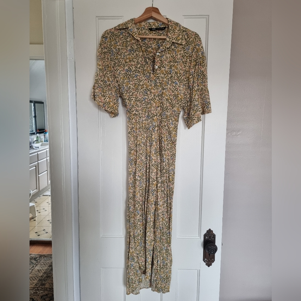 Zara Floral Button-Front Midi Dress